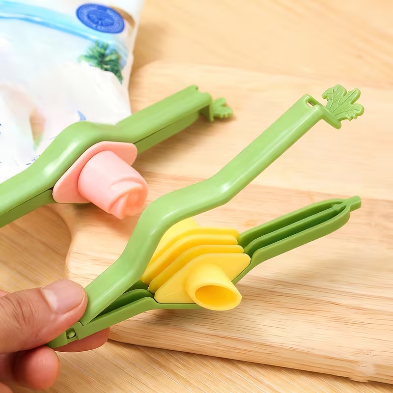 Five leak-proof plastic food sealing clips with inverted opening design