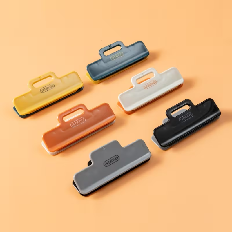 Two-pack large household food storage bag clips, two-color snack bag sealing clips