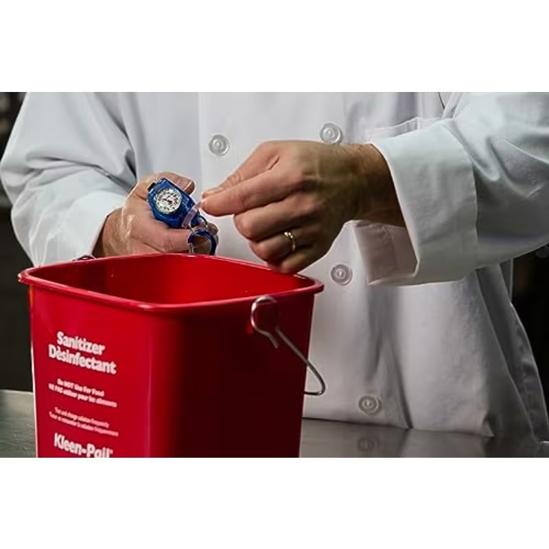 Disinfectant cleaning bucket with handle