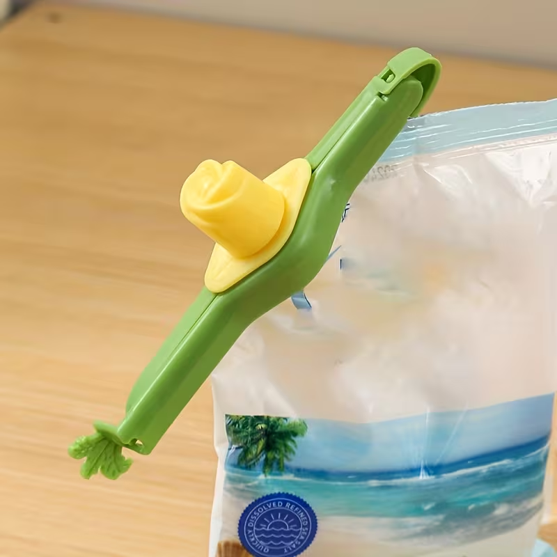 Five leak-proof plastic food sealing clips with inverted opening design