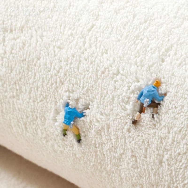 One imitation cashmere rug, 1000 grams per square meter, thickened to 10 millimeters.