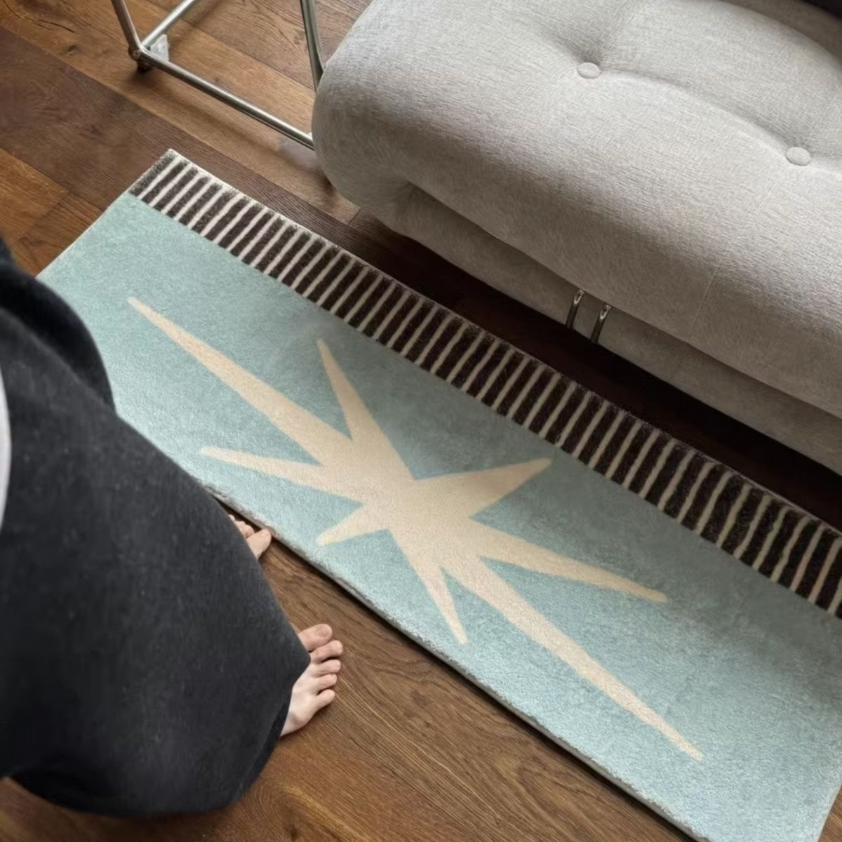 One faux cashmere floor mat, 1000g, 10mm thick, 15.75 x 43.31 inches.