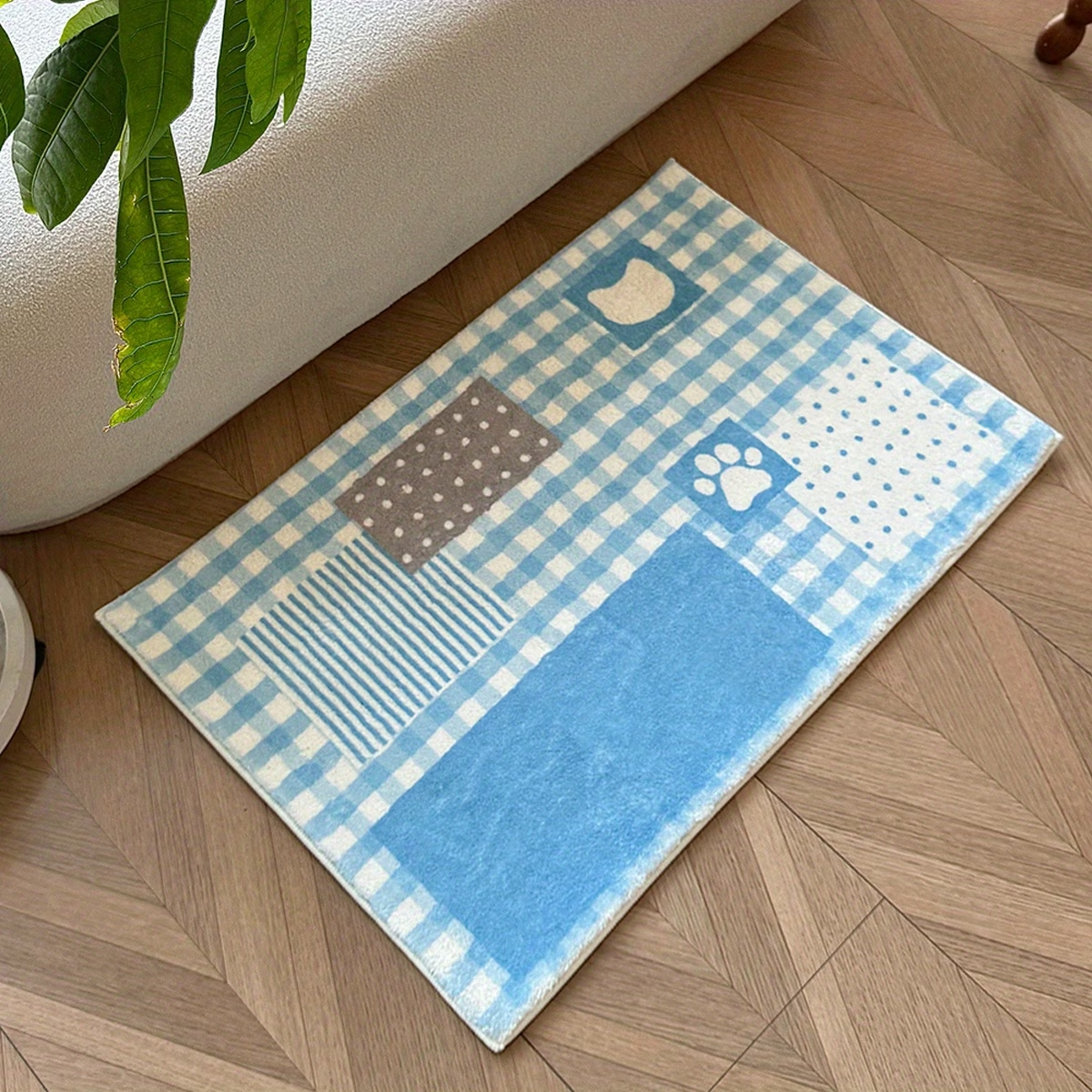 One faux cashmere rug, suitable for living room, bedroom, bedside, and other areas.