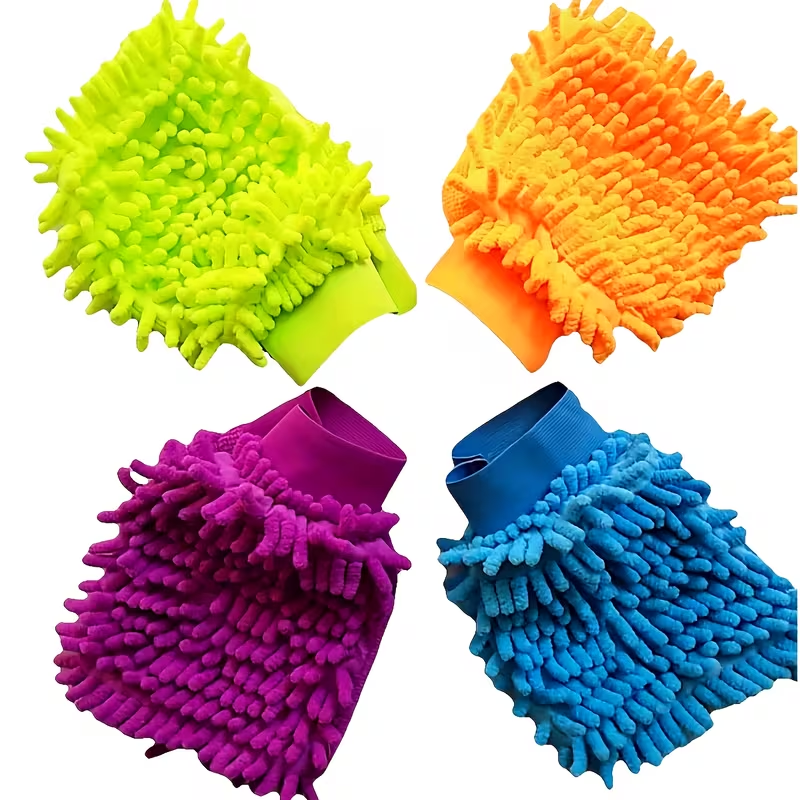 A pair of multi-functional chenille cleaning gloves, highly absorbent and dustproof.