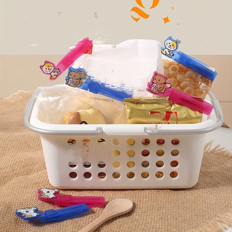 6-pack of cute animal-patterned plastic food bags