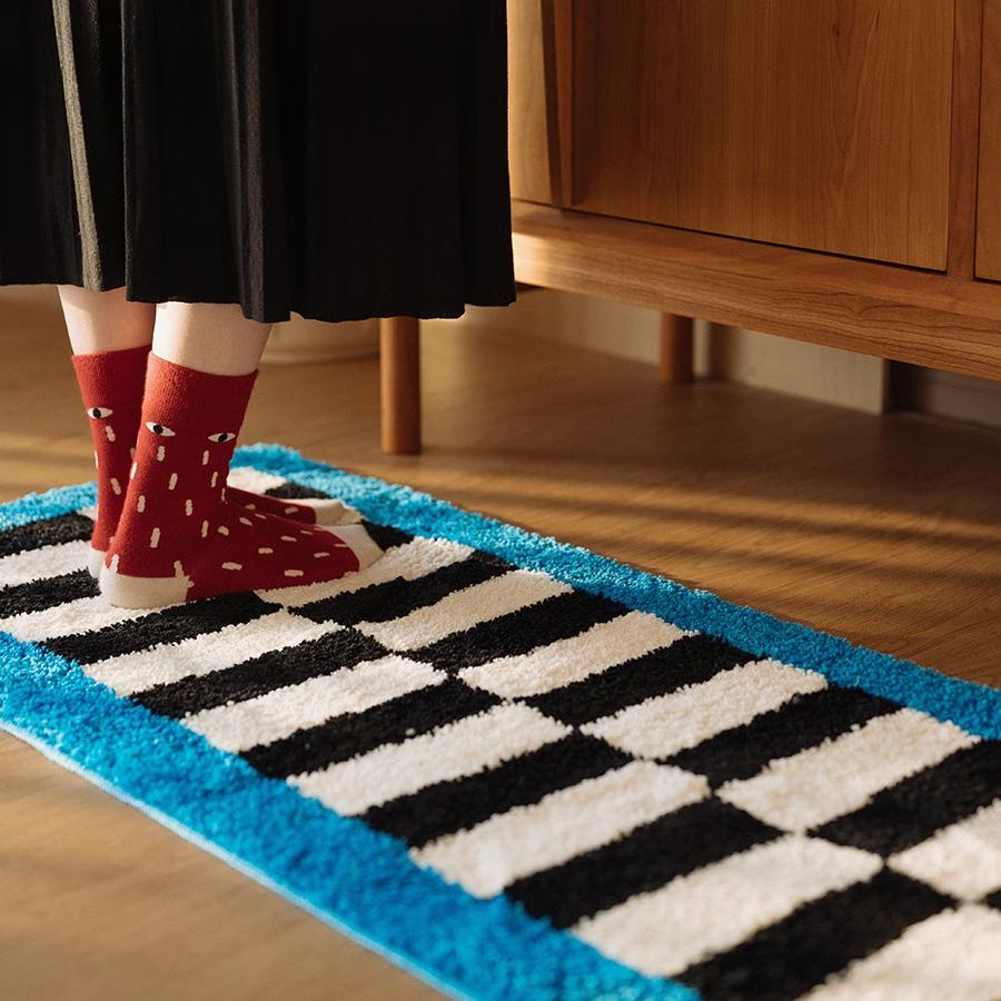 Colorful geometric patterned floor mat, made of imitation cashmere material, 1000g plush surface.