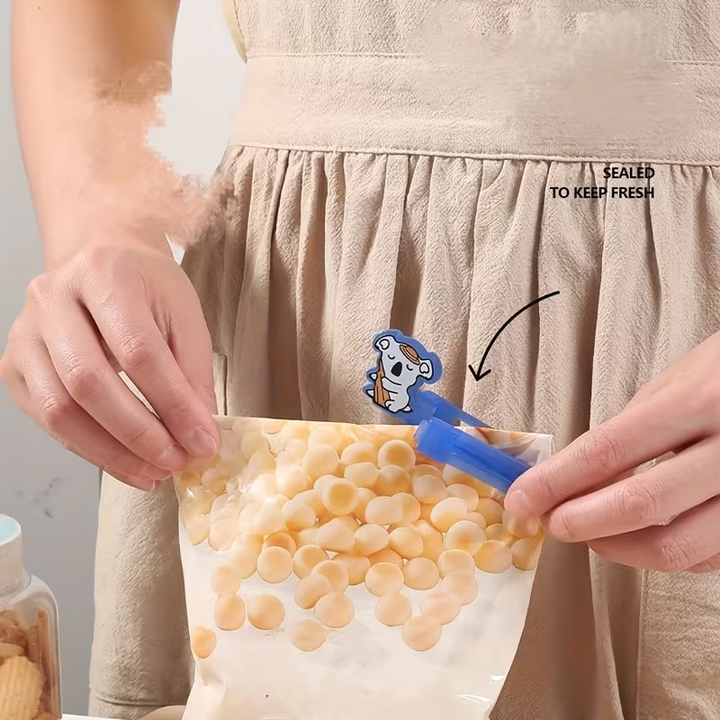 6-pack of cute animal-patterned plastic food bags