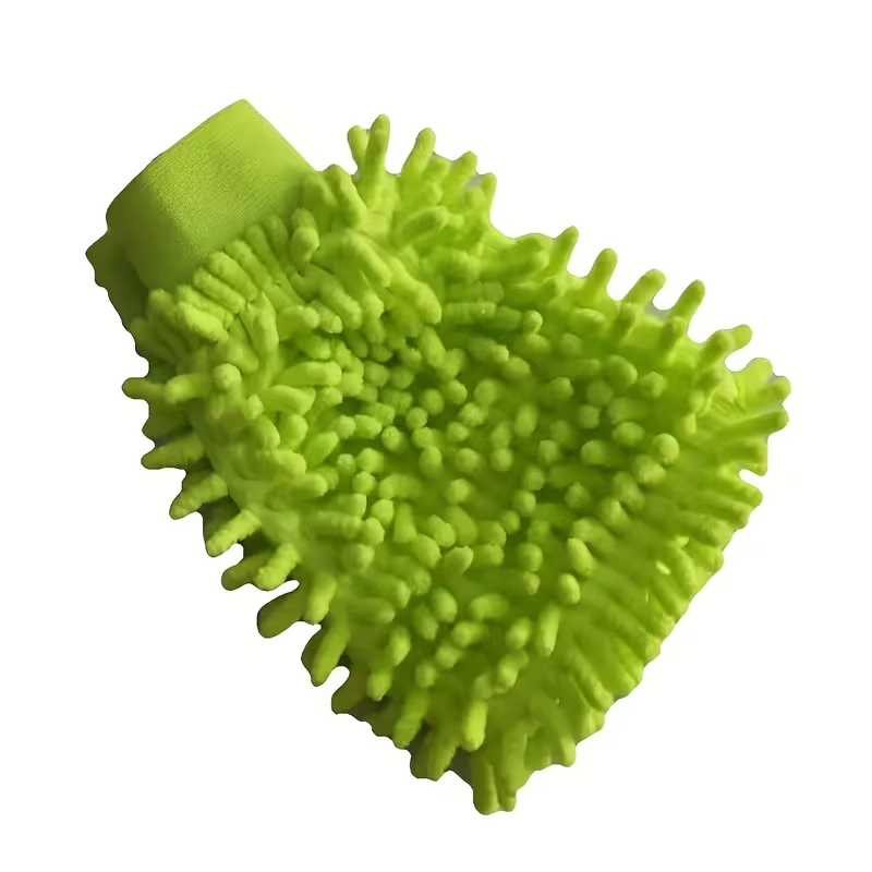 A pair of multi-functional chenille cleaning gloves, highly absorbent and dustproof.