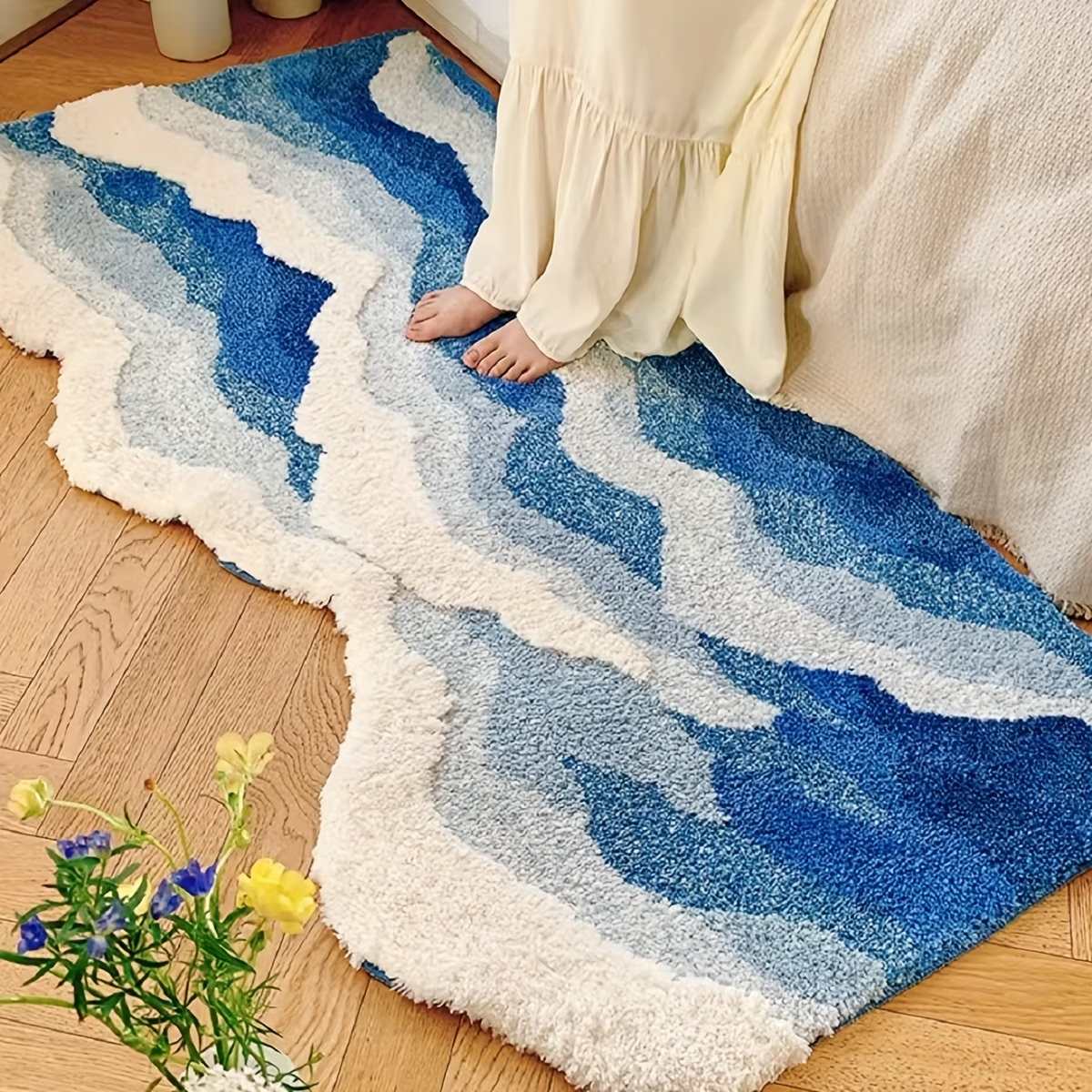 1850g/m² thickened dense flocked carpet, TPR non-slip backing, ocean-themed pattern.